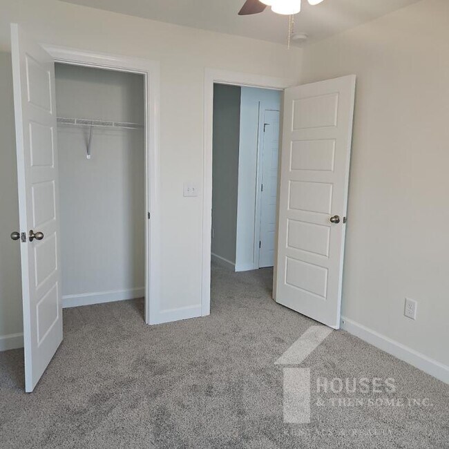 Building Photo - 614 Reese Ln