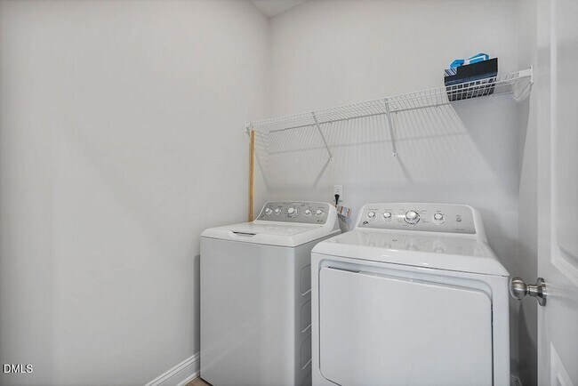 Building Photo - 1809 Delaney Hills Ln