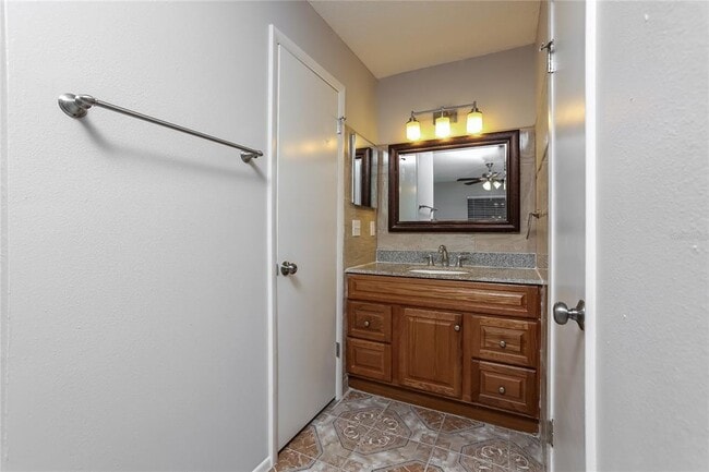 Building Photo - 3321 Knightsbridge Rd