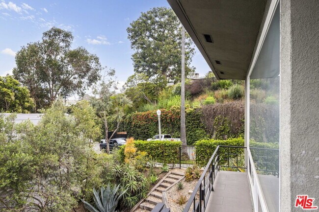 Building Photo - 350 Chautauqua Blvd