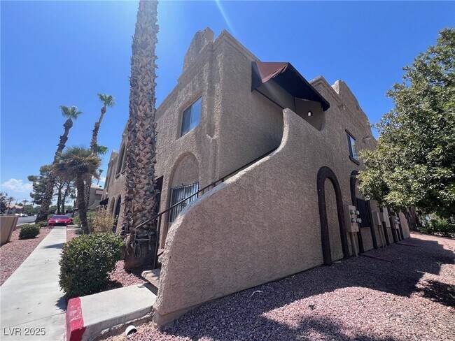 Building Photo - 5061 W Pioneer Ave