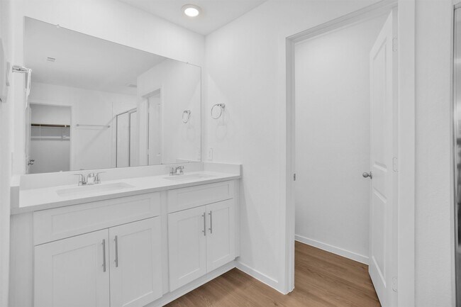 Building Photo - 3518 Grassland Dr