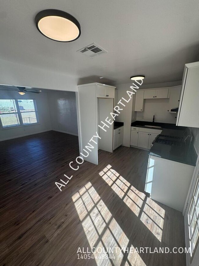 Building Photo - 804 NW 23rd St