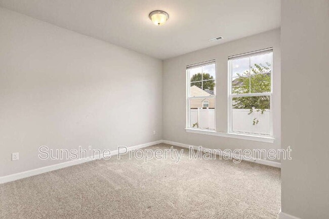 Building Photo - 235 McCormick Dr