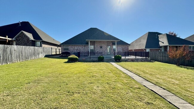 Building Photo - Spacious Stonegate Retreat with Home Office & Outdoor Living