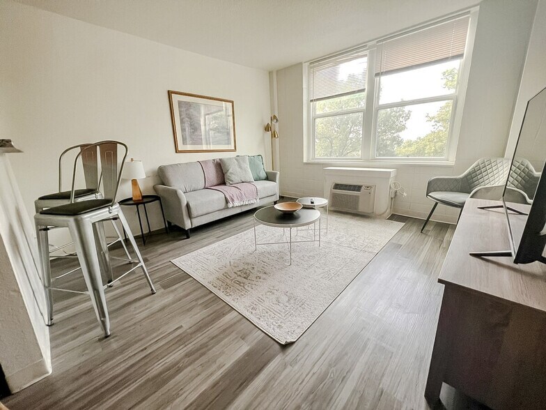 Building Photo - 2515 Burnet Ave