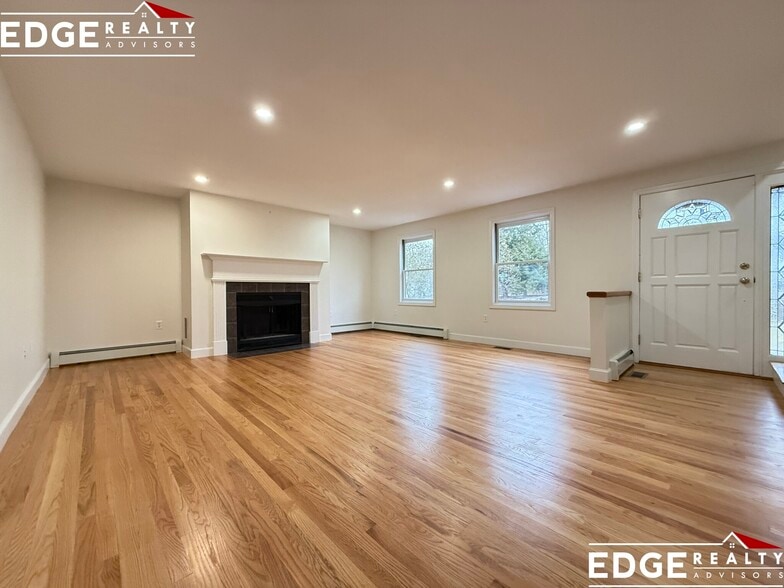 Building Photo - 29 Cottage St