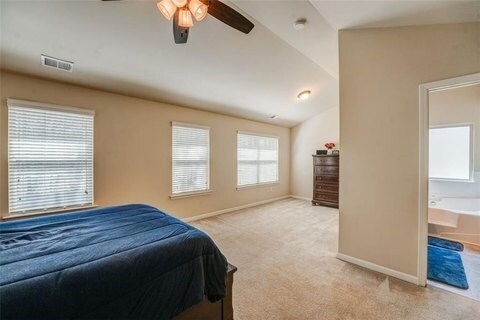 Building Photo - 208 Hidden Creek Pt