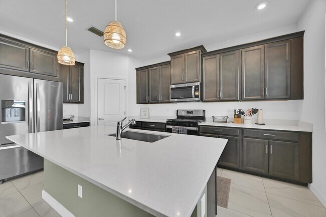 Building Photo - 14119 SW Safi Ter