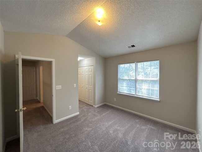 Building Photo - 6041 Cougar Ln