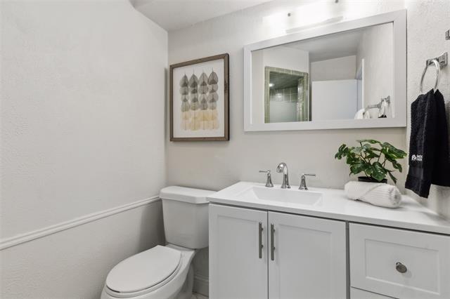 Building Photo - 6908 Heatherknoll Dr