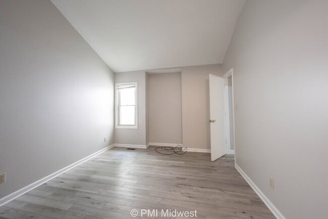 Building Photo - "Charming 2-Bed, 2-Bath Duplex in Prime Franklin Locale – Spacious 1,464 Sq Ft!"