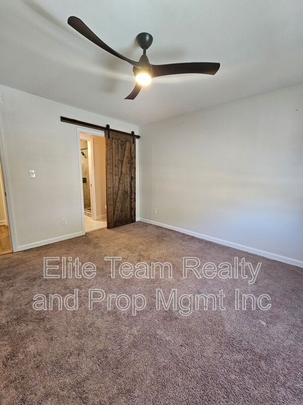 Building Photo - 3722 Park Rd