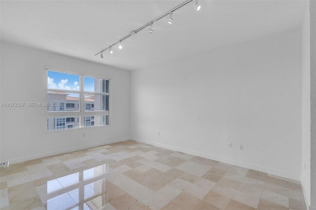 Building Photo - 715 Crandon Blvd