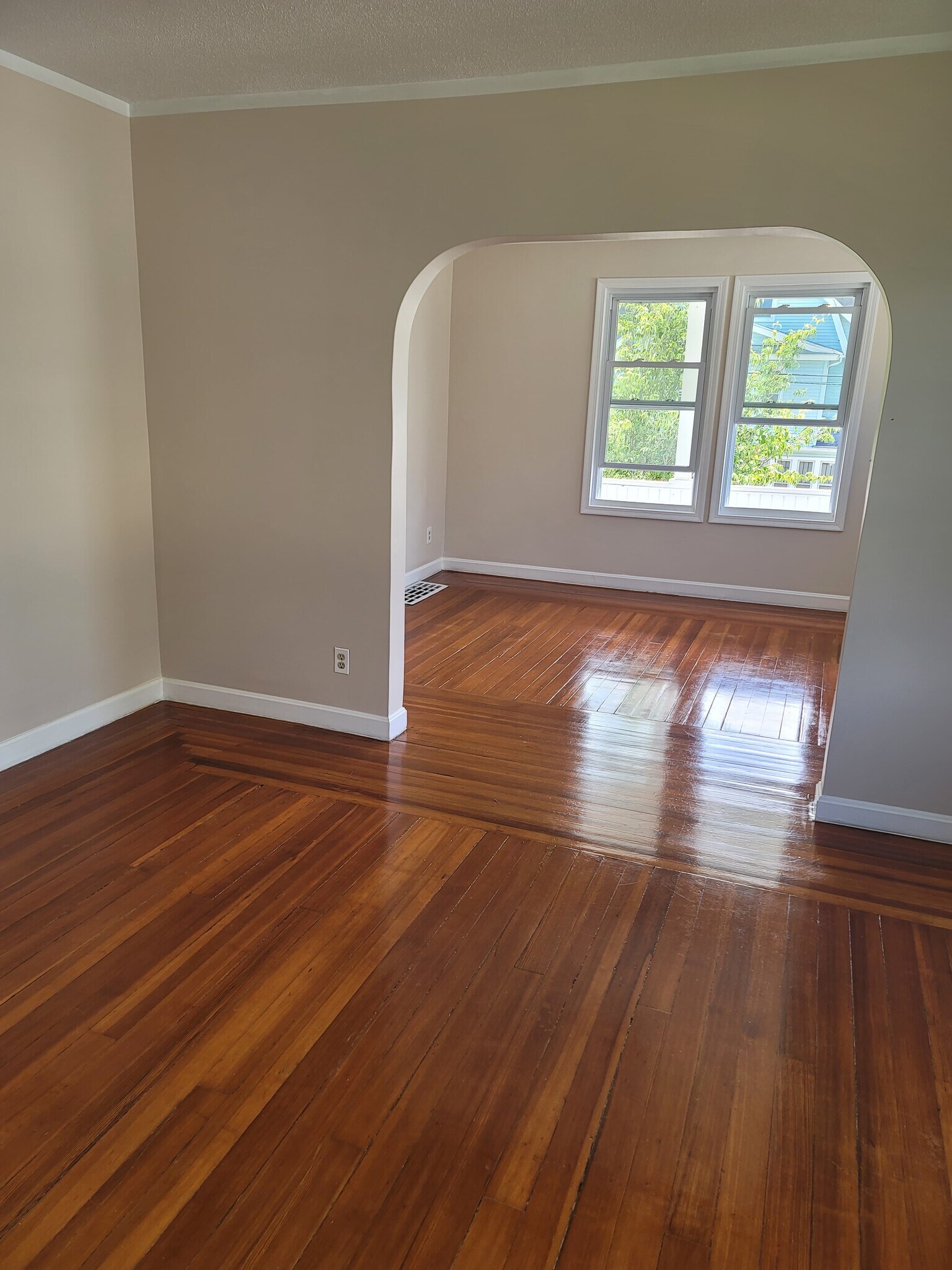 living room/dining room - 50 Southworth St