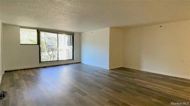 Building Photo - 25 Rockledge Ave