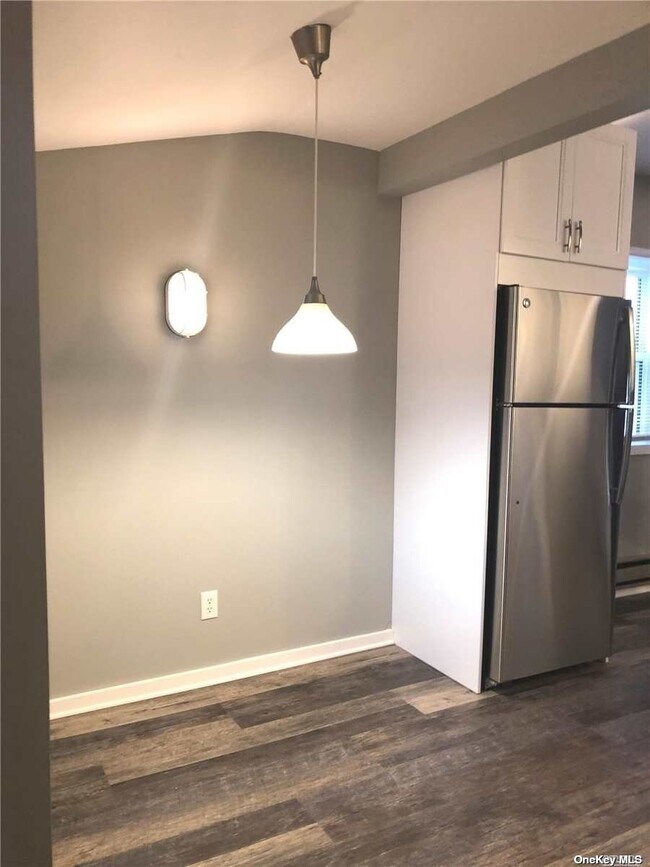 Building Photo - 407 Central Ave