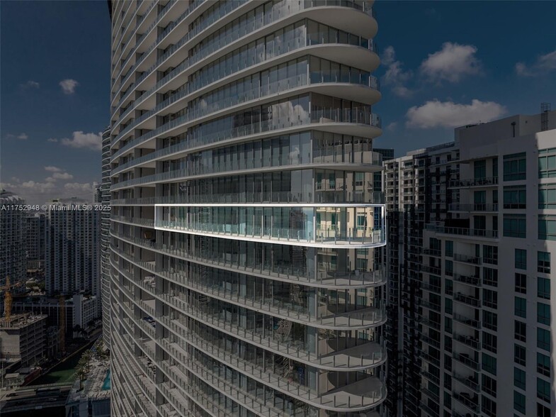 Building Photo - 300 Biscayne Boulevard Way