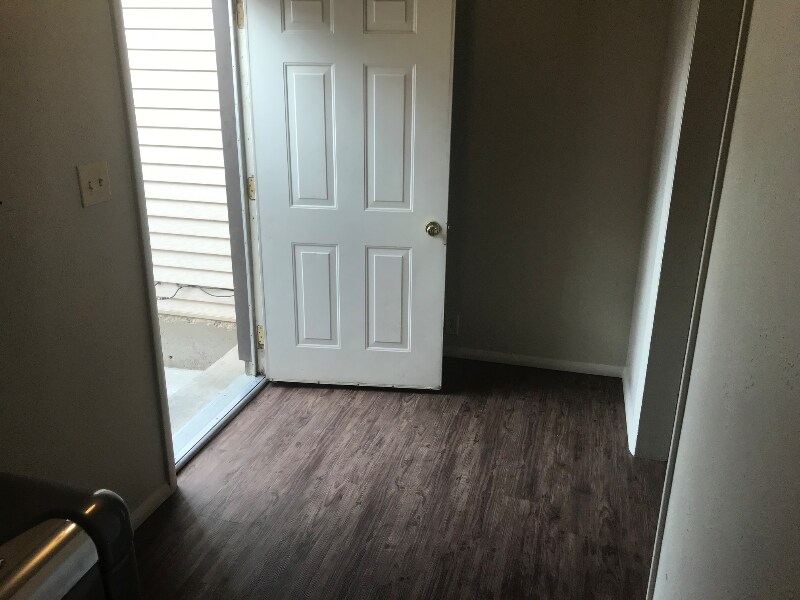 Building Photo - 294 N 300 W