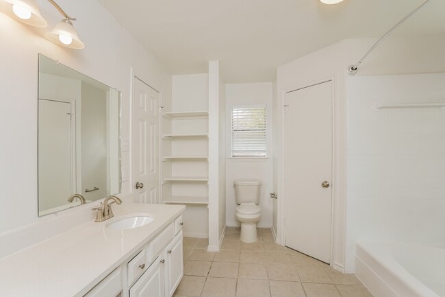 Building Photo - 8431 Pines Pl Dr