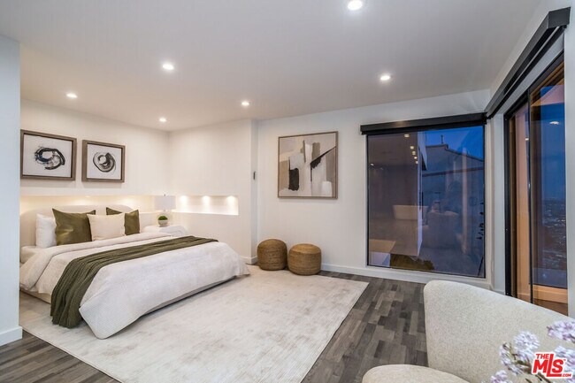 Building Photo - 8506 Magnolia Dr