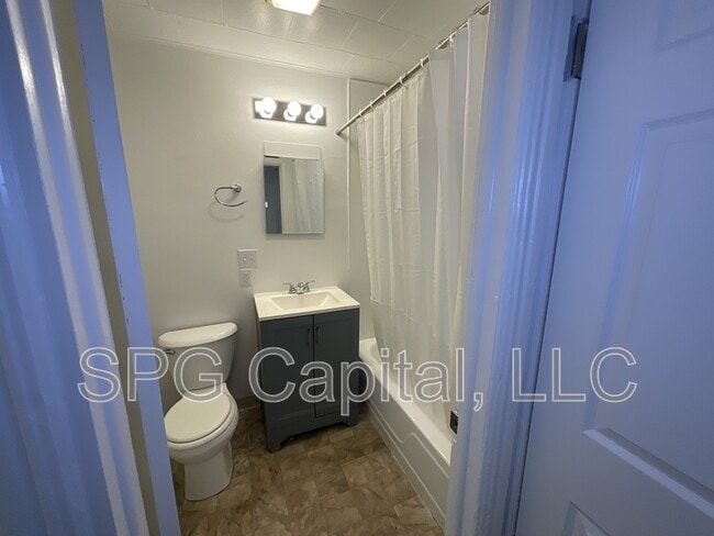 Building Photo - 152 Lincoln St