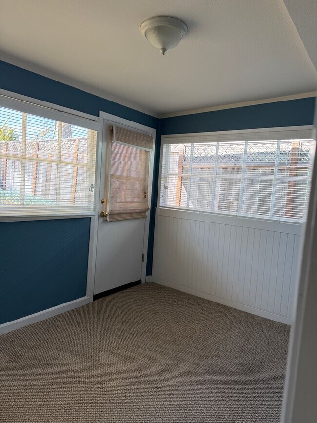 Building Photo - 721 37th Ave