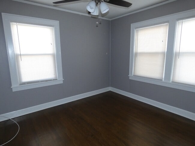 Building Photo - 814 E 23rd Ave