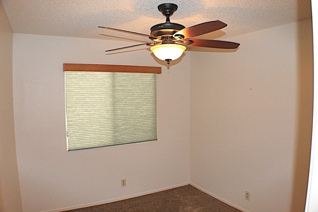 Building Photo - Beautiful Sun Lakes Country Club Home – 55...