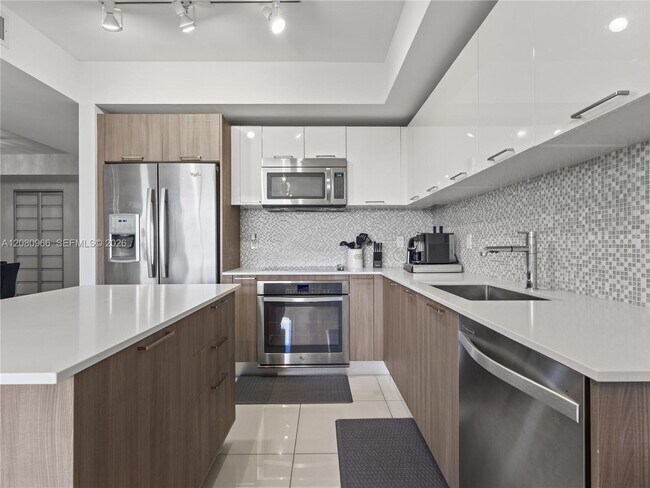 Building Photo - 5252 NW 85th Ave