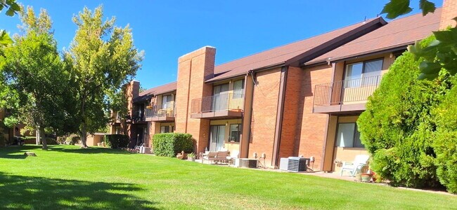 Building Photo - 636 636 Horizon Dr