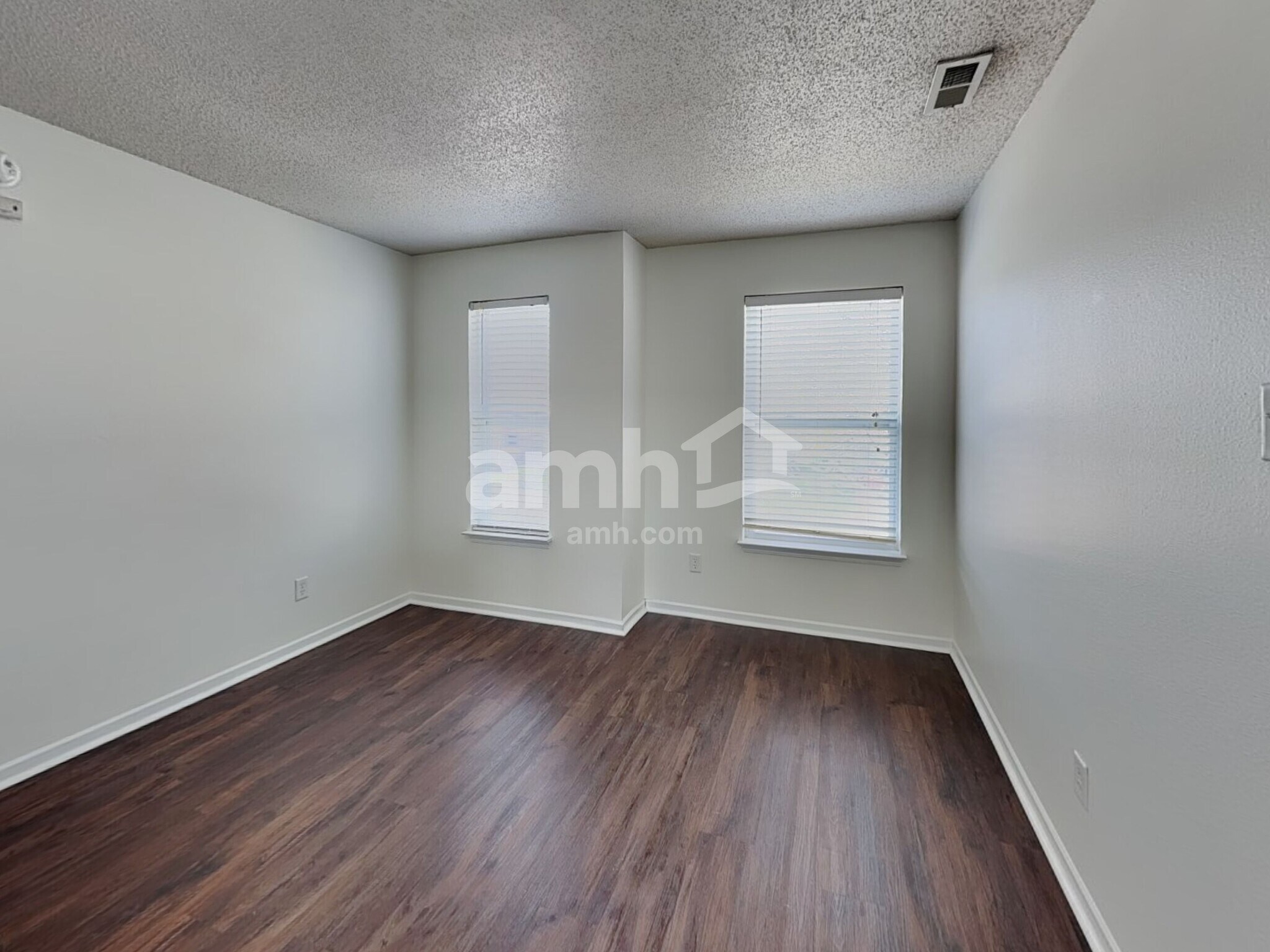 Building Photo - 6887 Merritt Ridge Way