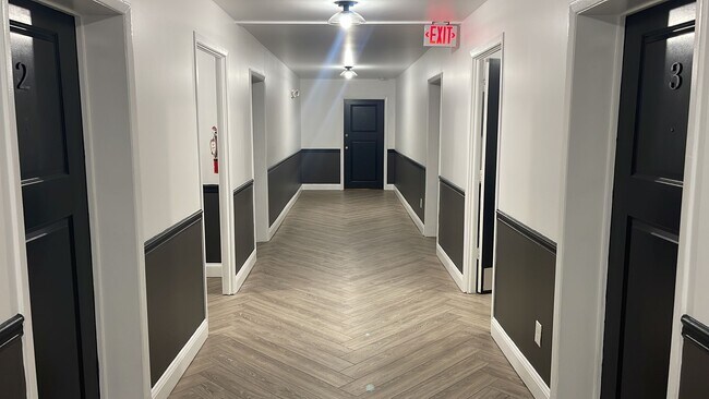 Building Photo - Maison Ridge