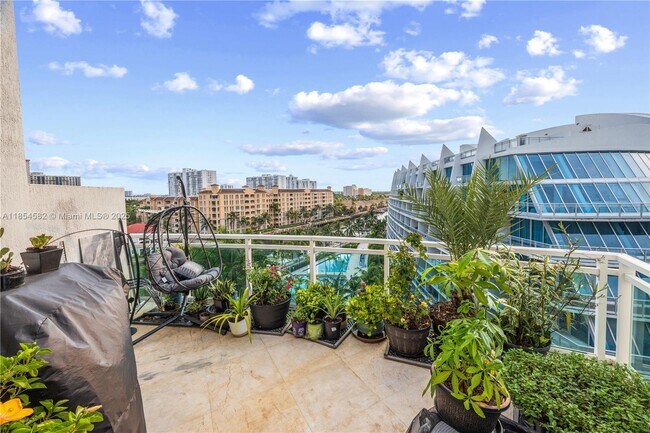 Building Photo - 3000 NE 188th St