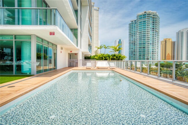 Building Photo - 300 Sunny Isles Blvd