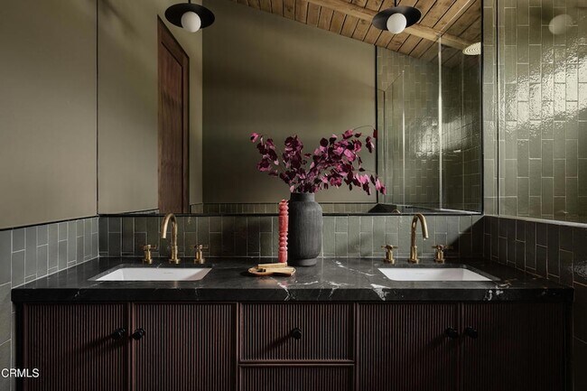 Building Photo - 12406 La Maida St