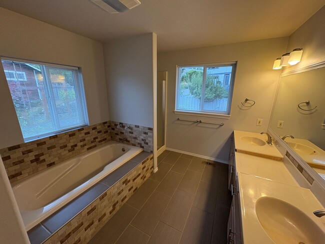 Building Photo - 4412 Bryce Dr