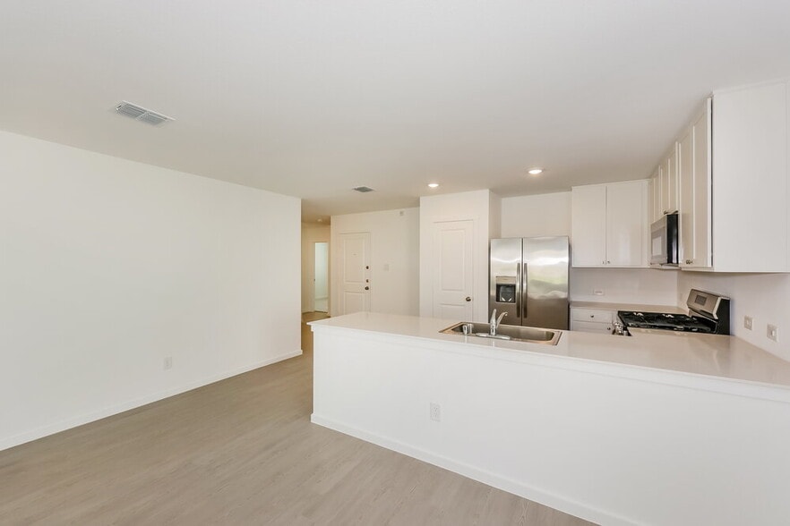 Building Photo - 2205 La Vis Ln