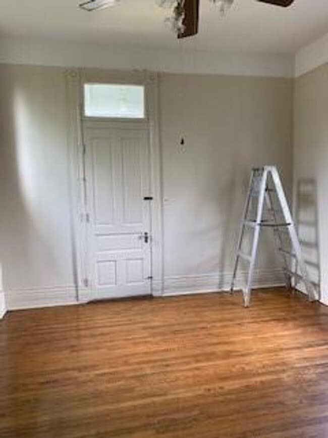 Building Photo - 1719 Valence St