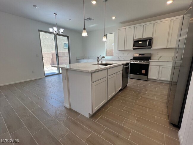 Building Photo - 7470 S Pioneer Way