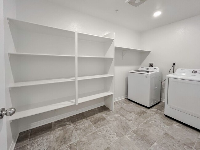 Building Photo - NEWER CONSTRUCTION ~SOLAR~ 3 BED 3 BATH BE...