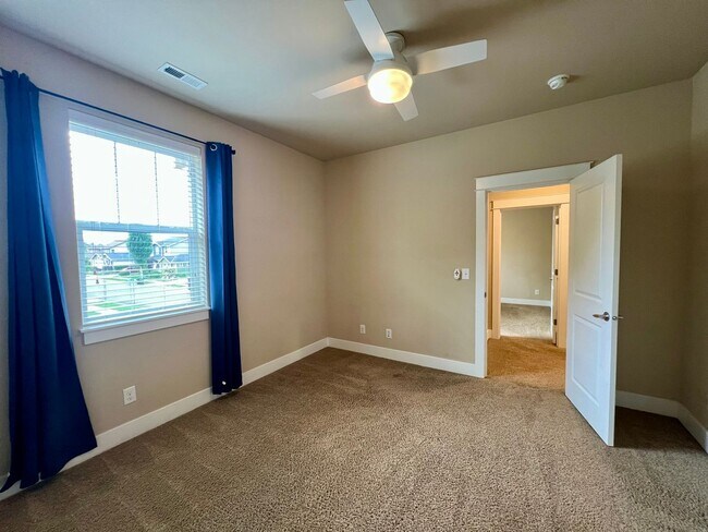 Building Photo - Large 5 Bedroom Home in Tumwater