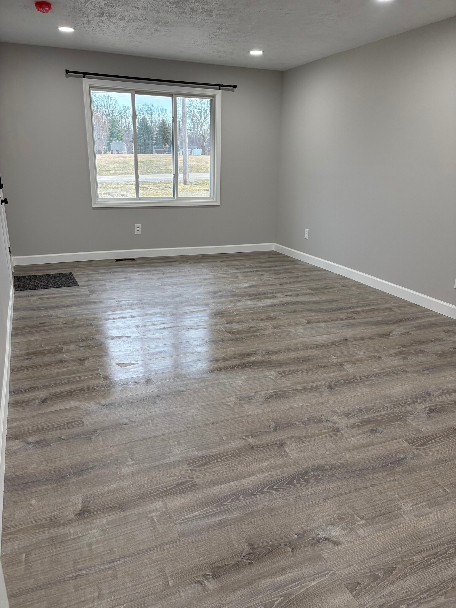 Building Photo - 3140 Springmill West Rd