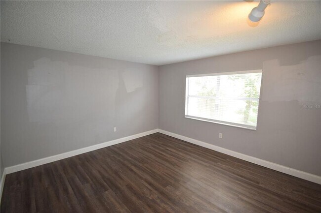 Building Photo - 1005 S New York Ave