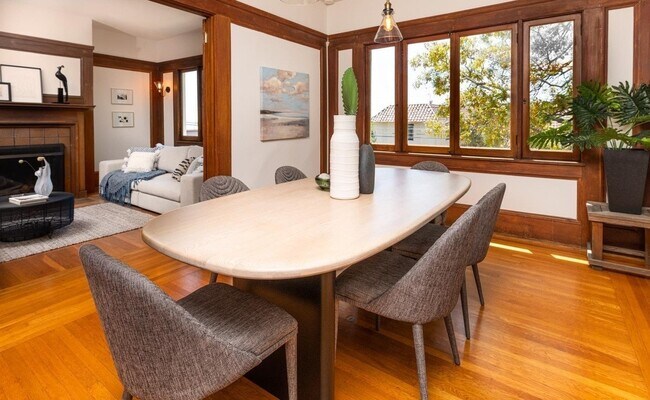 Building Photo - 7 Panoramic Way