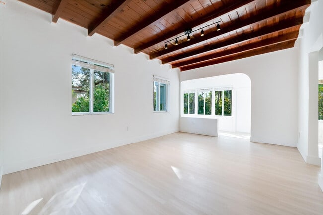 Building Photo - 6411 SW 63rd Ct