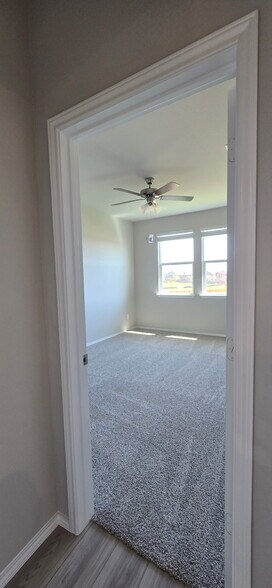 Building Photo - 1129 Stone Vly Rd