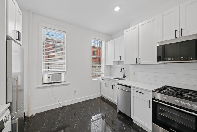 Building Photo - 529 Park Ave