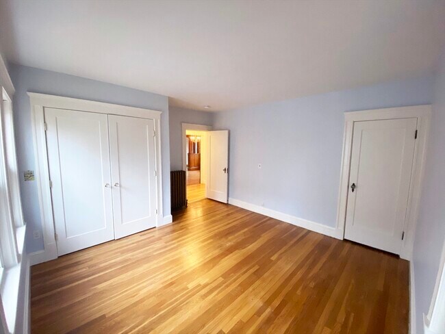 Building Photo - 16 Arborough Rd