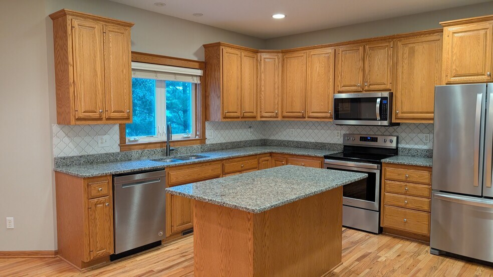 Kitchen - 2669 Kathleen Ln NE